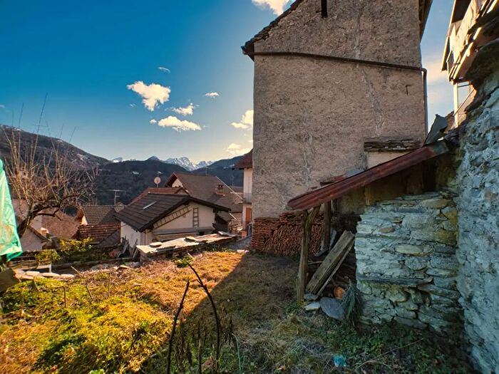 Casa quadrilocale in vendita in Pido, Villette