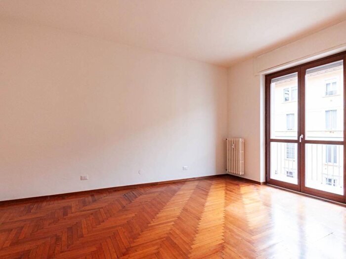 Appartamento bilocale in affitto in Via Cola di Rienzo, Solari, Milano