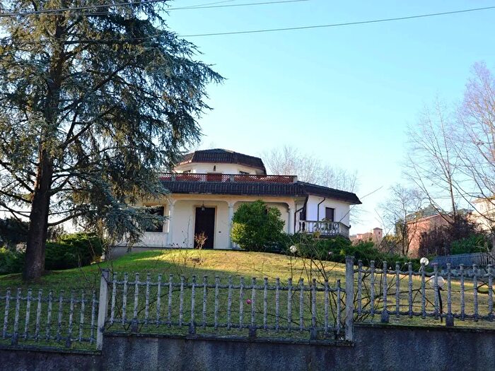 Casa con 7 locali in vendita in Via Dante Alighieri a, Rovescala