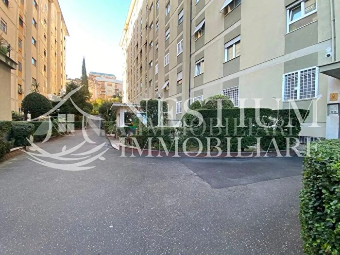 Appartamento quadrilocale in vendita in Via di Valle Melaina, Roma