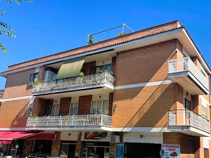 Appartamento trilocale in vendita in Via Antonio Fantinoli, Marino