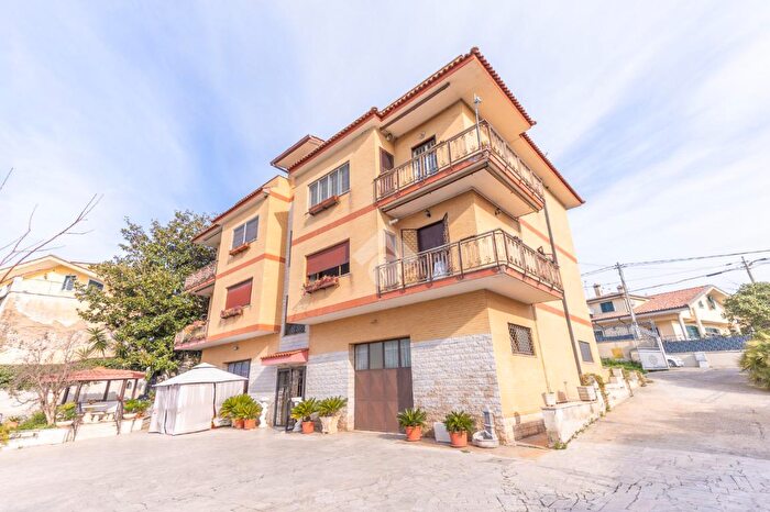 Appartamento trilocale in vendita in Via Tivoli, Guidonia Montecelio