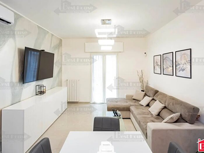 Appartamento trilocale in vendita in Via Villoresi, Bresso