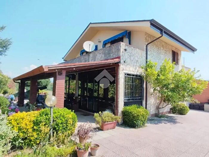 Casa quadrilocale in vendita in Via Casamarina, Rocca D'Evandro