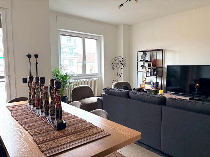 Appartamento quadrilocale in affitto in Via George Washington, Washington, Milano