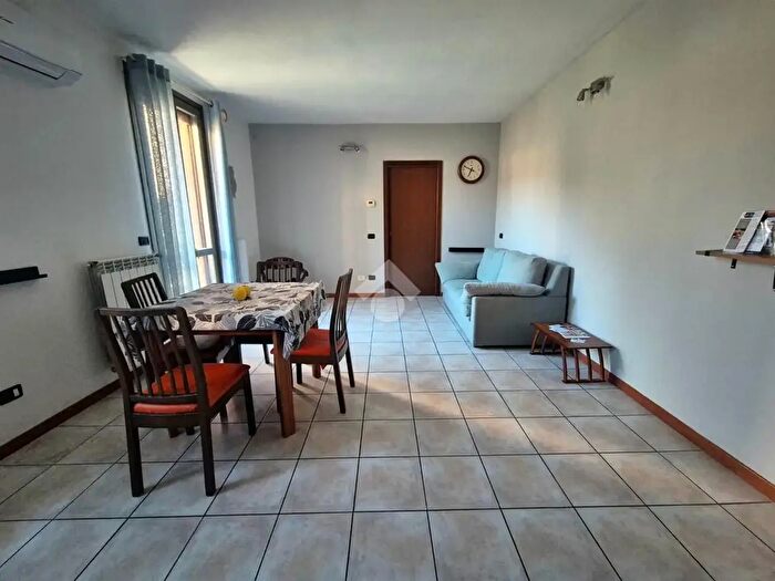 Appartamento bilocale in vendita in Via Via Giacomo Matteotti, Cornate DAdda