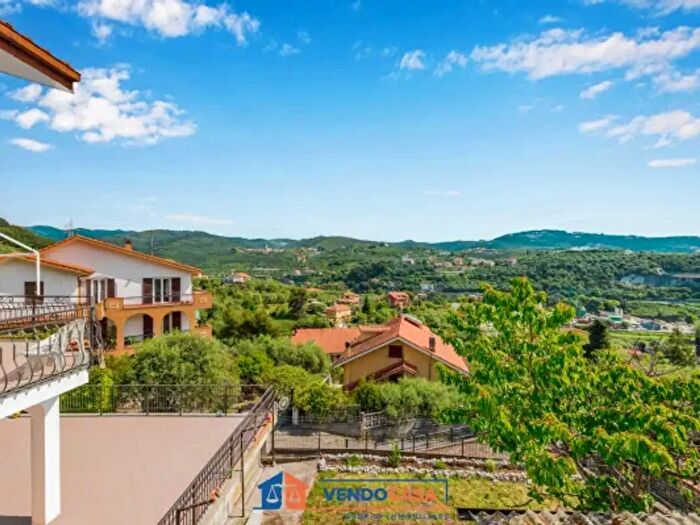 Appartamento con 5 locali in vendita in Strada Privata Villaggio Verde, Imperia