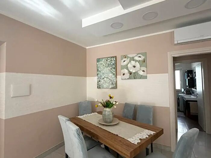 Appartamento trilocale in vendita in Via Isonzo, Cesa