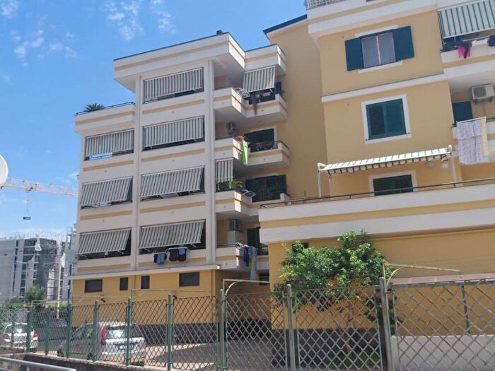 Appartamento trilocale in affitto in Via Torrebianca, Aversa