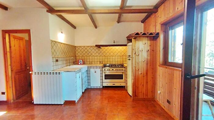 Appartamento quadrilocale in vendita in Arcinazzo Romano, Arcinazzo Romano