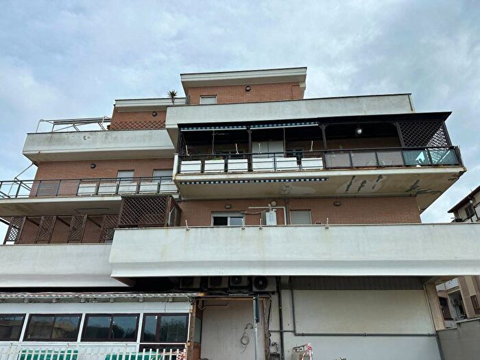 Appartamento trilocale in affitto in Via Sanluri, Passo Oscuro, Fiumicino