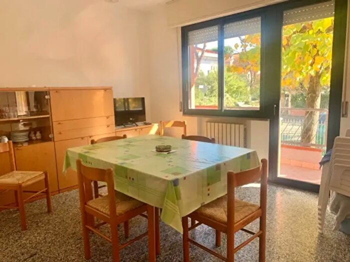 Casa con 6 locali in vendita in Viale Guglielmo Marconi, Riccione