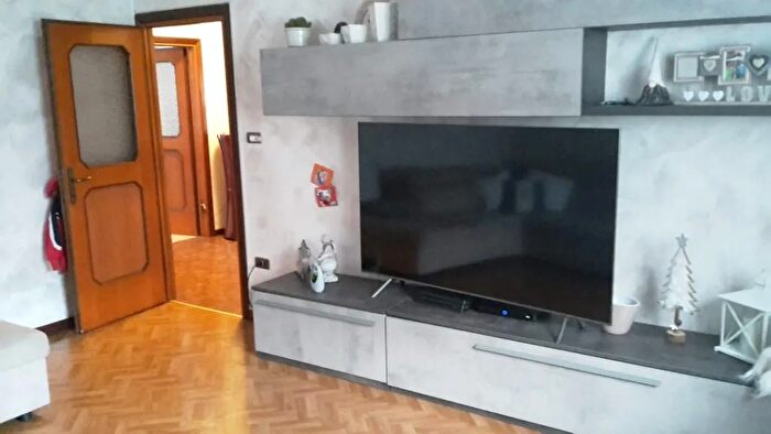 Appartamento trilocale in vendita in Vastasso, Val Brembilla