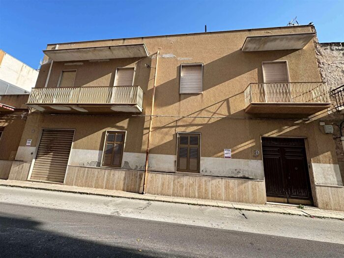 Casa con 8 locali in vendita in Via Giardinetto Trapani, Trapani