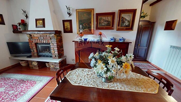 Appartamento trilocale in vendita in Stada Provinciale della Gioia, Fabbrica Curone