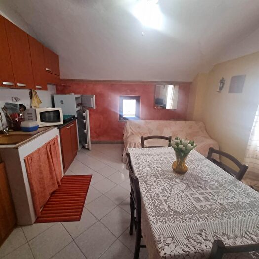 Appartamento bilocale in vendita in Via Eroi Camporossesi, Camporosso