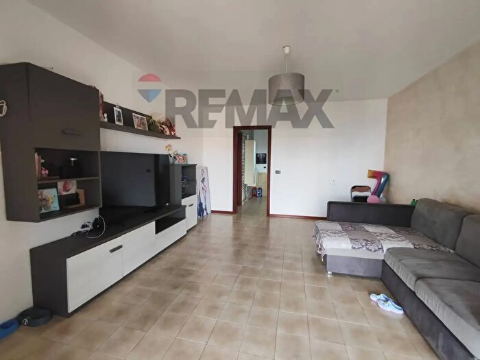 Appartamento con 6 locali in vendita in Via a Adorno, Siracusa