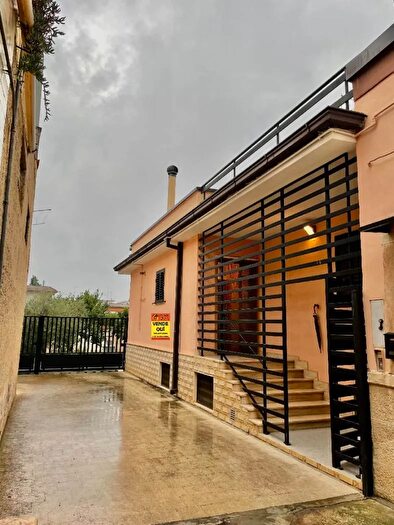 Casa quadrilocale in vendita in Sannicandro Di Bari