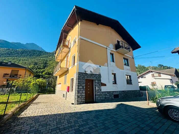 Appartamento bilocale in affitto in Frazione Plan Felinaz, Charvensod