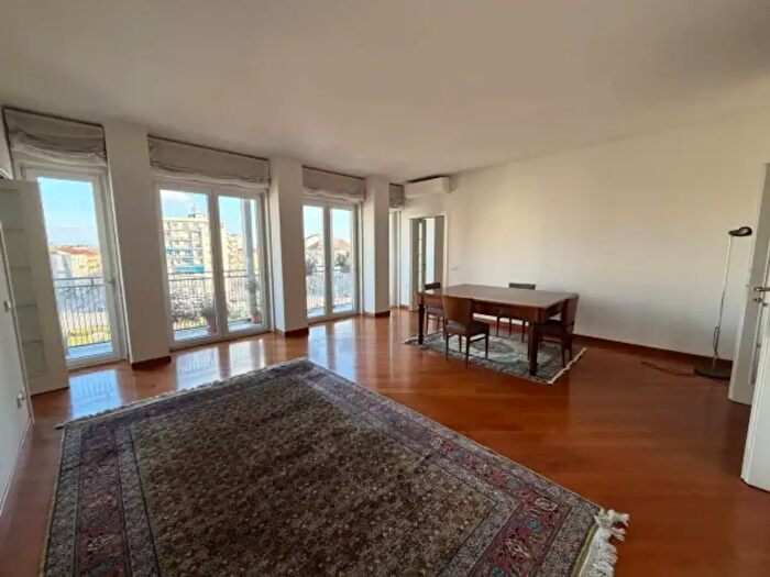 Appartamento con 5 locali in affitto in Corso Buenos Aires, Milano