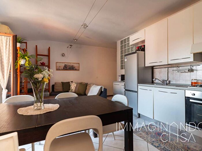 Appartamento trilocale in affitto in Via Teodolinda, Centro Storico, Pavia