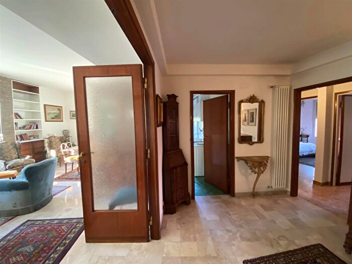 Appartamento con 5 locali in vendita in Firenze