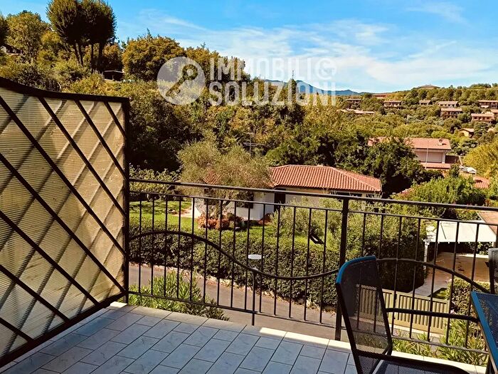 Appartamento trilocale in affitto in Via Molaria, Manerba Del Garda