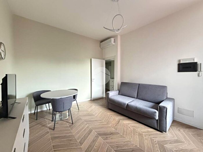 Appartamento trilocale in affitto in Corso Lodi, Lodi Brenta, Milano