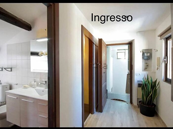 Appartamento trilocale in affitto in Via Roma Libera, Trastevere, Roma