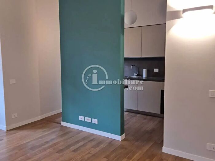 Appartamento trilocale in affitto in Viale Federico Caprilli, Milano