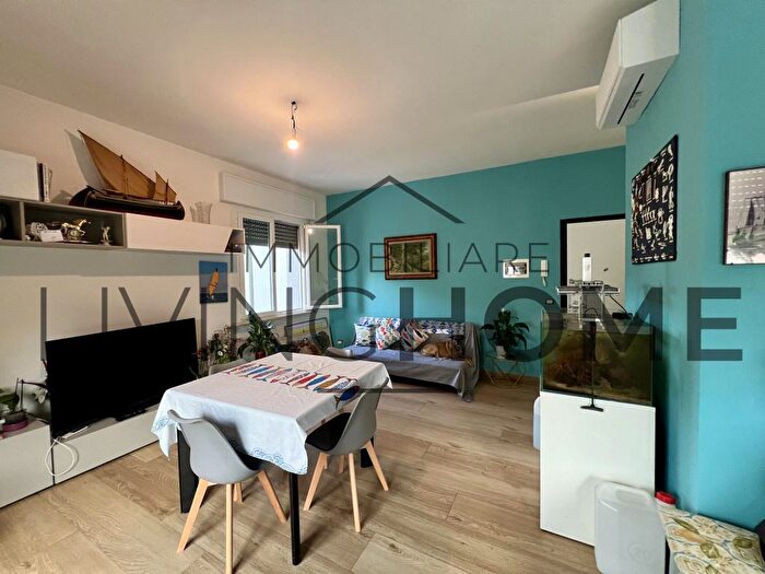 Appartamento trilocale in vendita in Via Pietro Maroncelli, Cesenatico