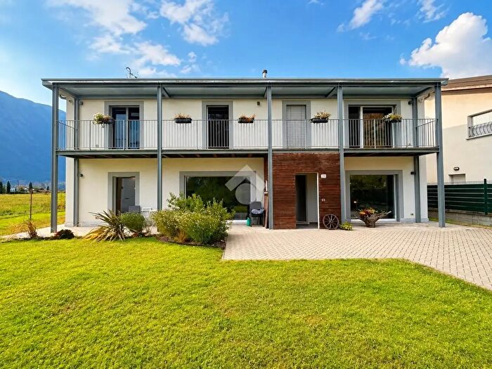 Casa quadrilocale in vendita in Prata Camportaccio