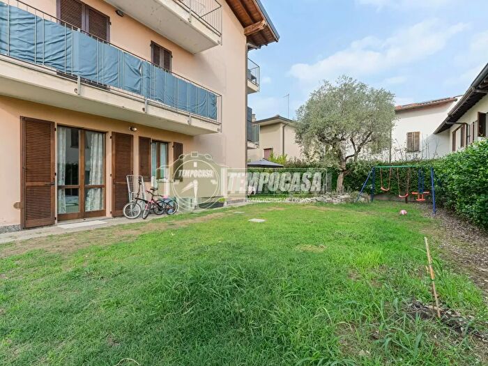 Appartamento trilocale in vendita in Via Moriano, Vimercate
