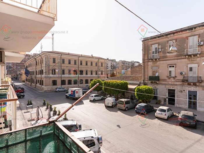 Appartamento trilocale in affitto in largo empedocle, Gelone Cadorna, Siracusa