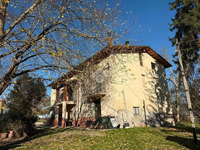 Casa con 5 locali in vendita in Località San Vittorino, Gubbio