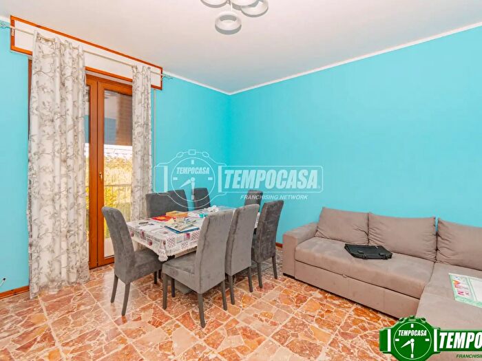 Appartamento trilocale in vendita in Via Cuniolo, Tortona