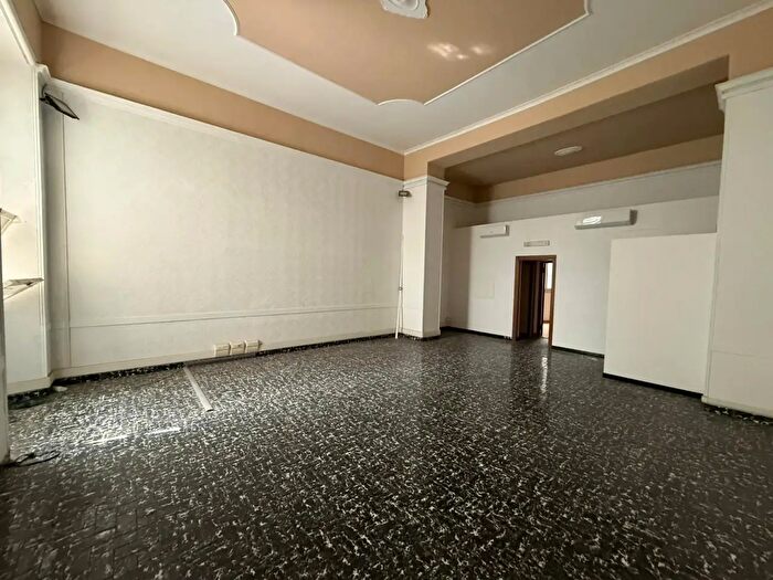 Appartamento quadrilocale in vendita in Via Cavour, Roma