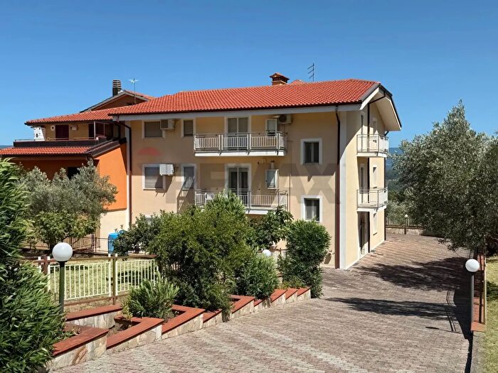 Casa con 18 locali in vendita in Cerisano