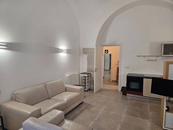 Appartamento bilocale in affitto in Via Nicola De Roggiero, Trani