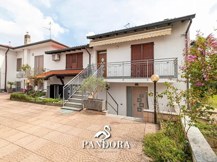 Appartamento in vendita in Via Tridentina, Gallarate