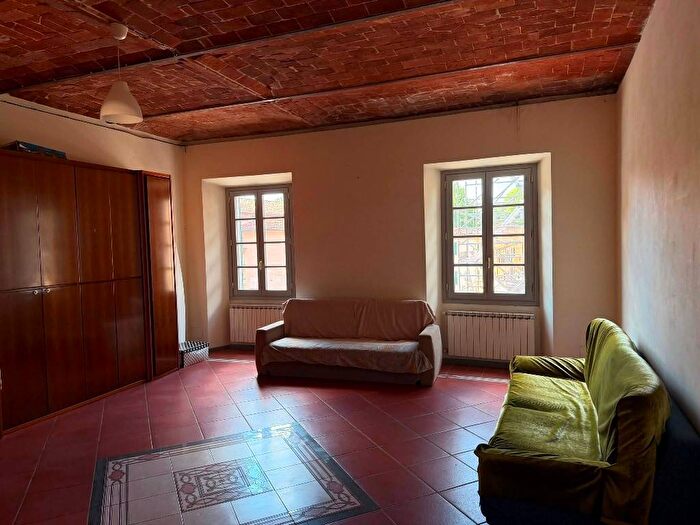 Appartamento quadrilocale in affitto in Via Convenevole da Prato, Centro Storico Duomo, Prato