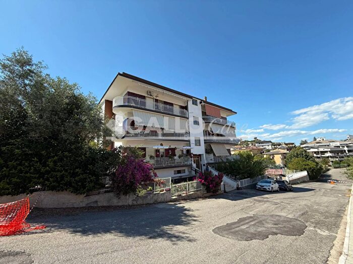 Appartamento quadrilocale in vendita in Via della Pace Castrolibero, Castrolibero