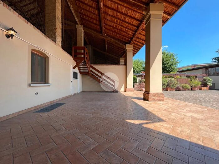 Casa con 6 locali in vendita in Piazza Libertà, Travagliato