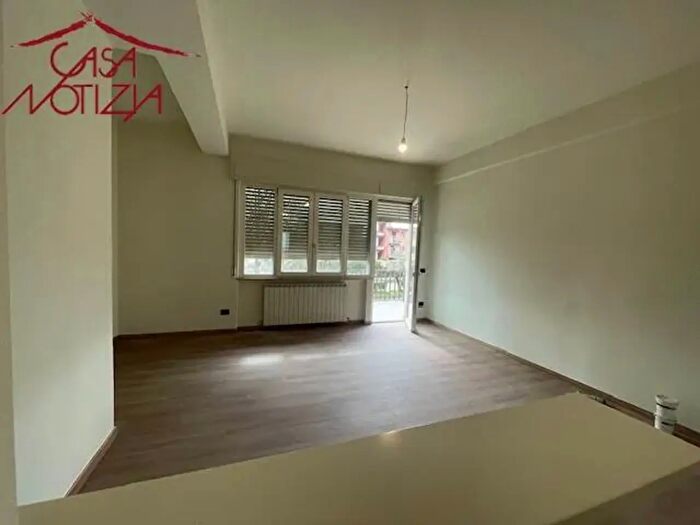 Appartamento trilocale in affitto in Via Stefano Tofanelli, Lucca