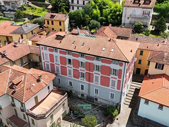 Appartamento bilocale in vendita in Porto Valtravaglia