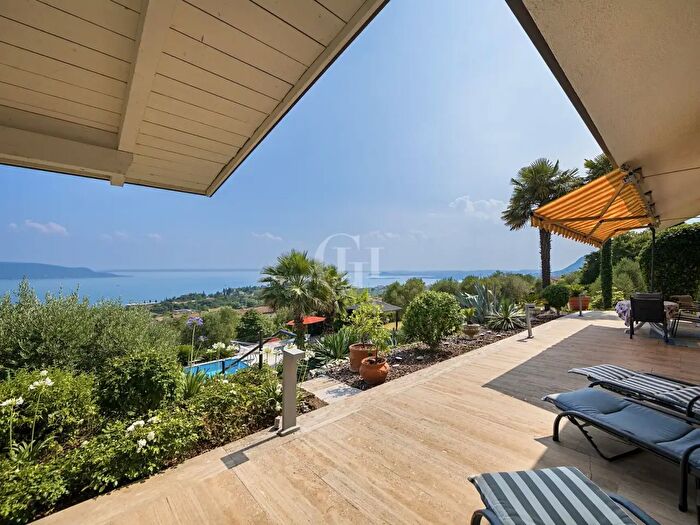 Casa con 7 locali in vendita in Toscolano Maderno