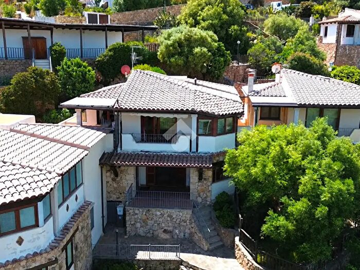Casa quadrilocale in vendita in Via Marghine, Loiri Porto San Paolo