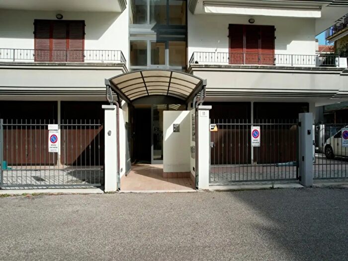 Appartamento con 5 locali in vendita in Viale Libia, Rimini