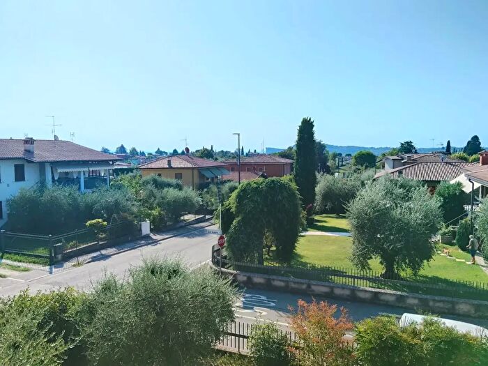 Appartamento con 5 locali in vendita in Viale Italia, San Felice Del Benaco