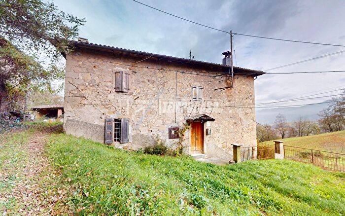 Casa con 10 locali in vendita in Borgo Canova, Vergato